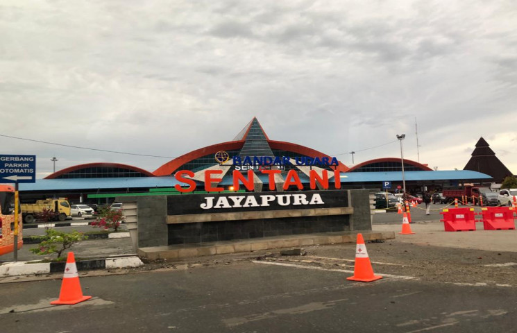 Theis Eluay Diabadikan Menjadi Nama Bandara